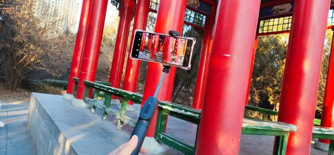 自拍杆三脚架一键变焦记录美好瞬间！K8凯发登录小米变焦支架自拍杆2(图3)