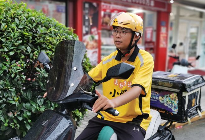 支架交警：不是为难大家是为了安全凯发天生赢家电动车不允许安装手机(图4)